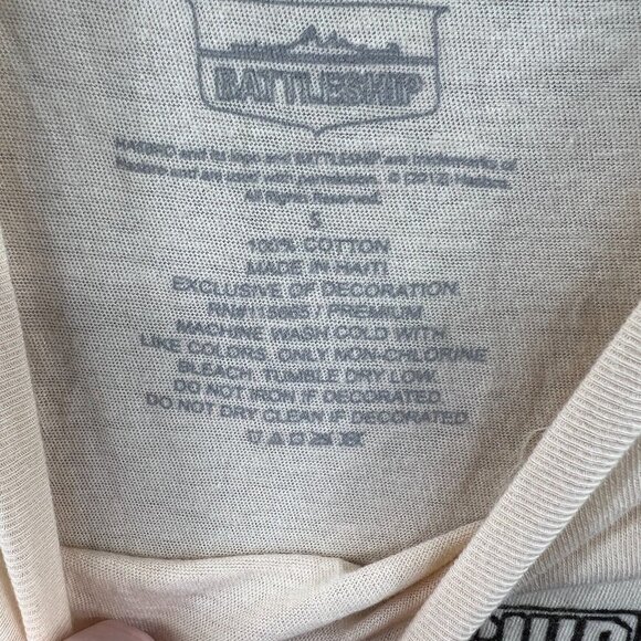 Battleship Mens Shirt Small Tan 100% Cotton Crewneck Pullover Short Sleeve - Picture 3 of 6